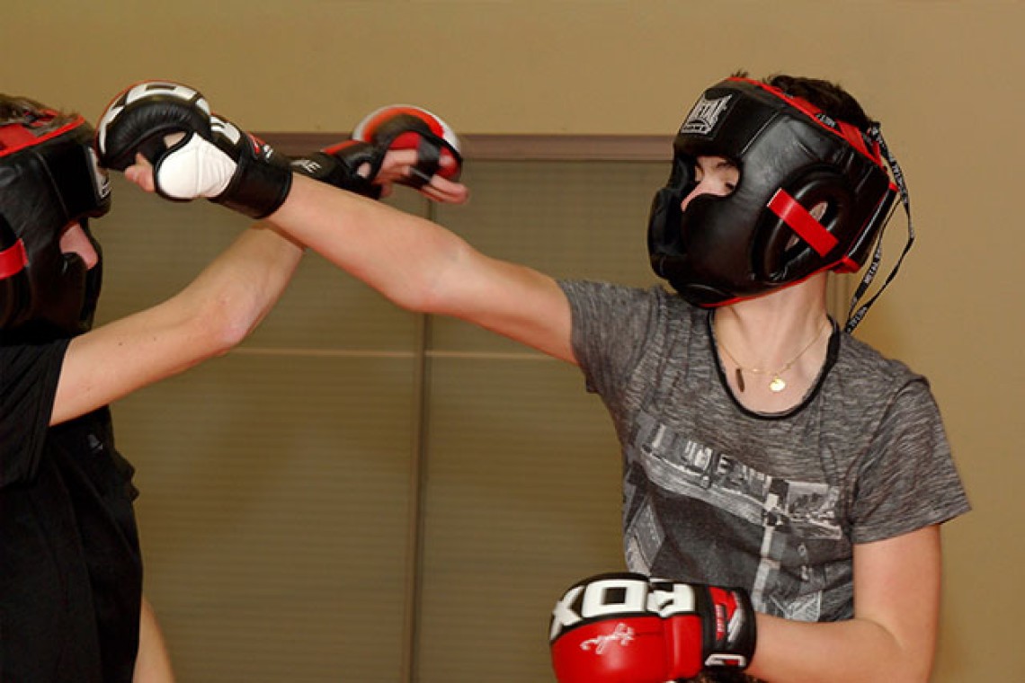 Cours de boxe à la Chapelle Thouarault